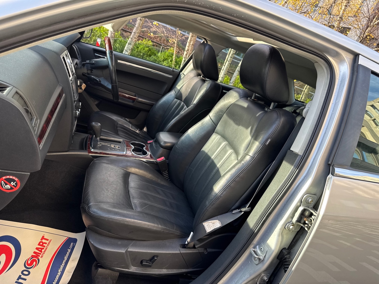 Used Chrysler 300C 2009 for sale - 76785484: Photo 6