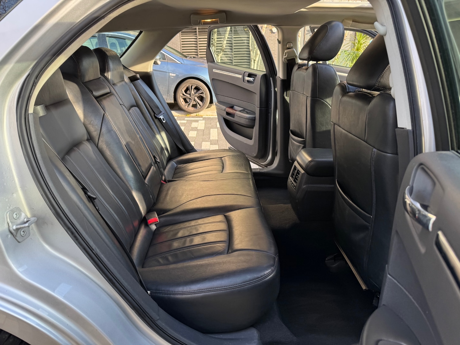 Used Chrysler 300C 2009 for sale - 76785484: Photo 7