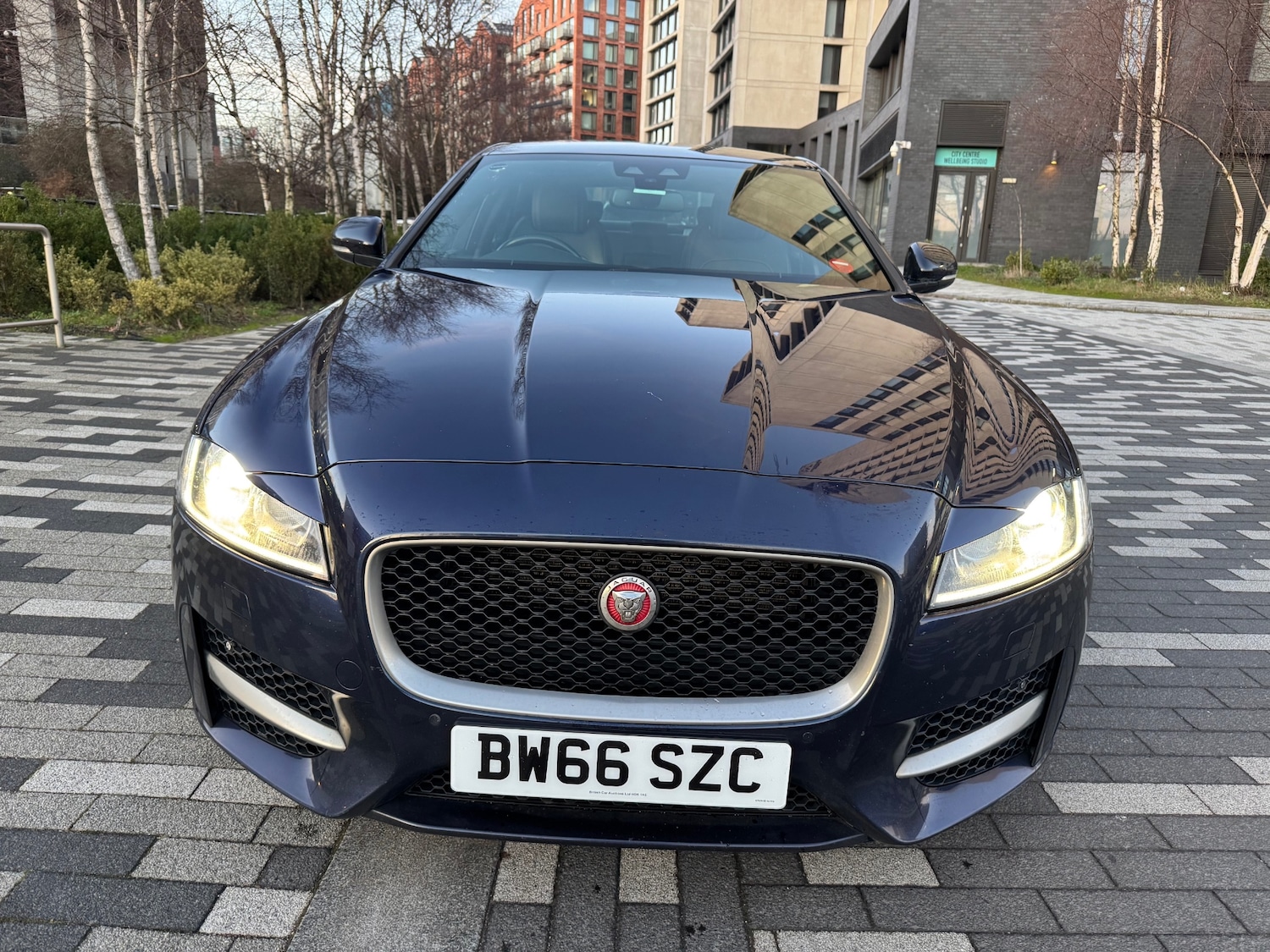 Used Jaguar XF 2017 for sale - 77082665: Photo 2
