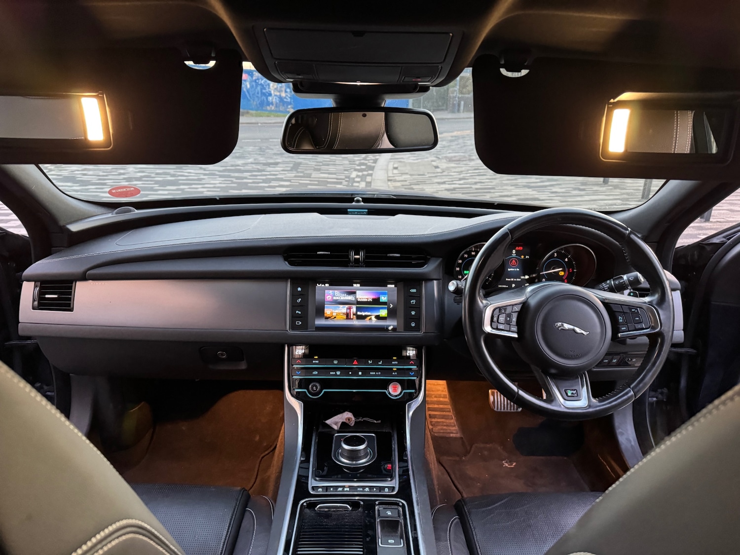 Used Jaguar XF 2017 for sale - 77082665: Photo 8