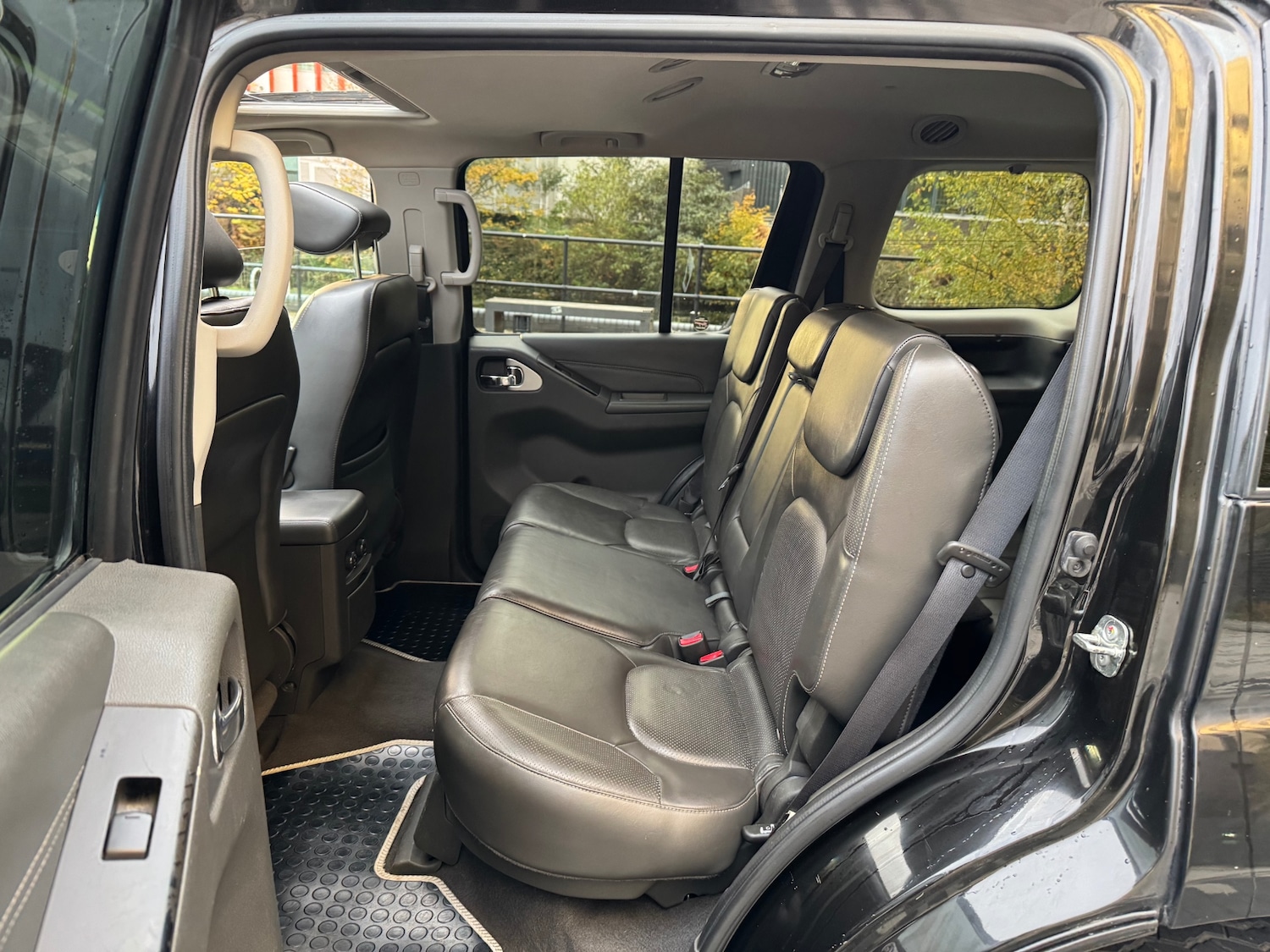 Used Nissan Pathfinder 2012 for sale - 76440003: Photo 17