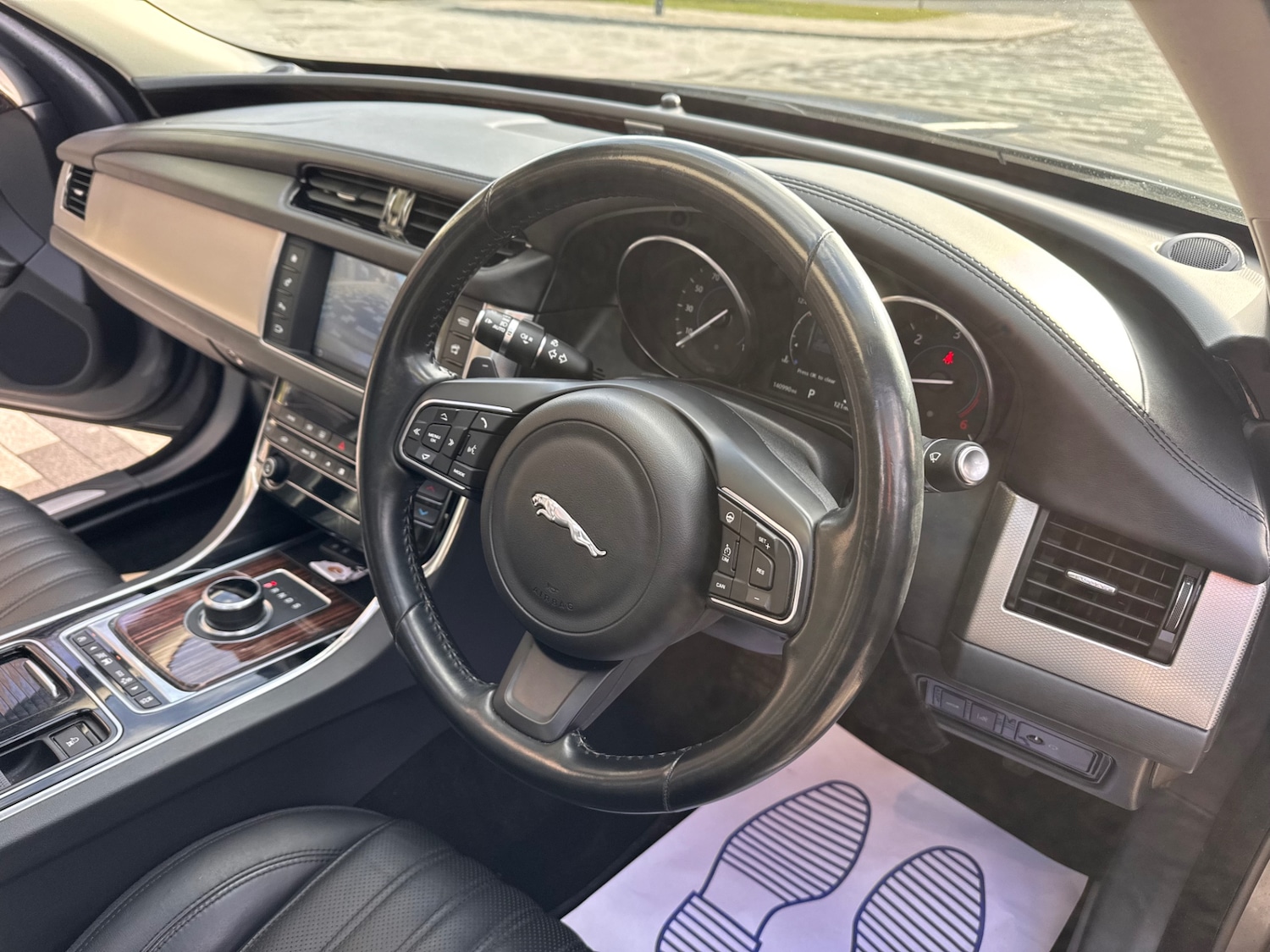 Used Jaguar XF 2017 for sale - 77264735: Photo 9