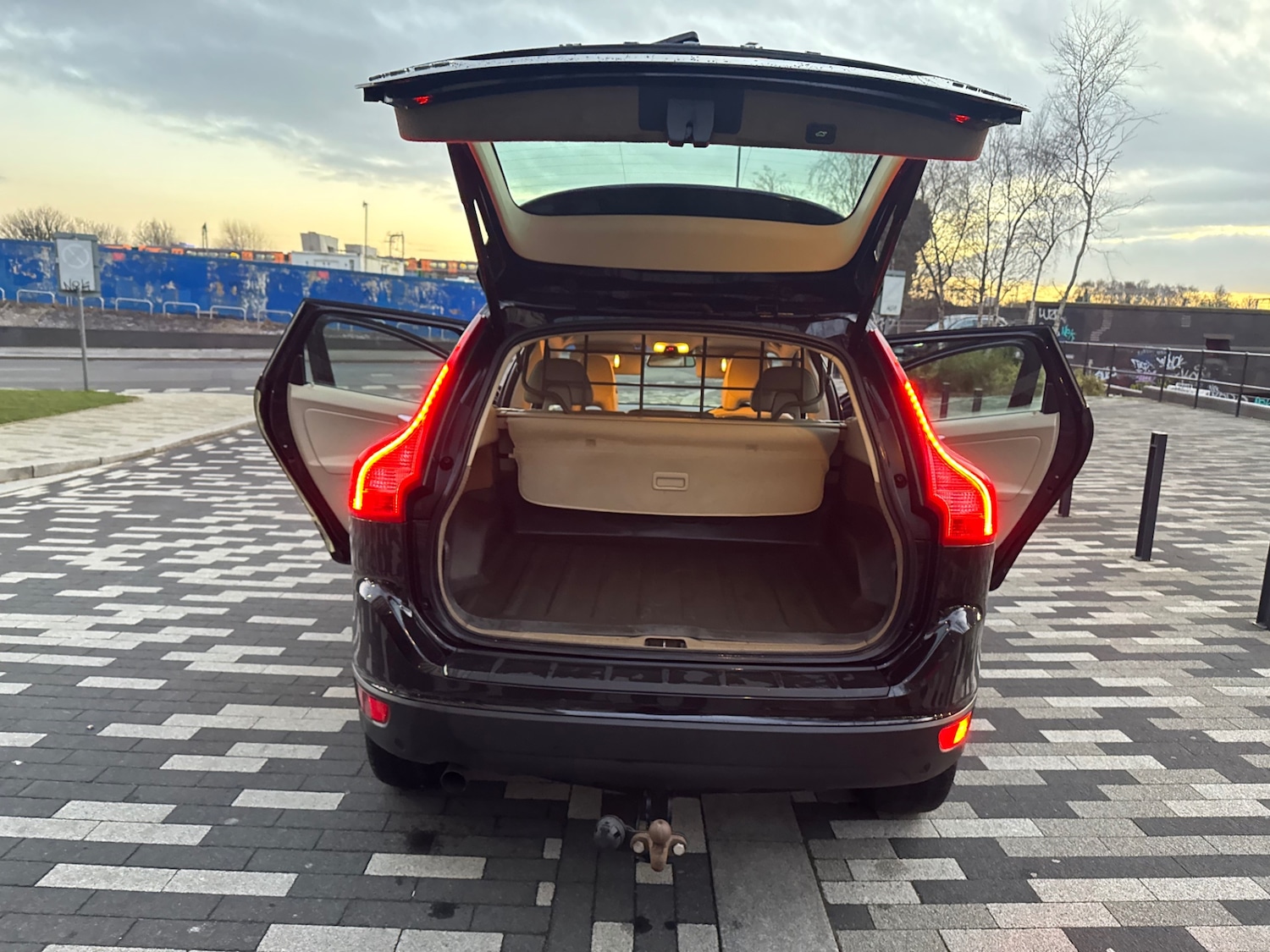 Used Volvo XC60 2011 for sale - 77090238: Photo 10