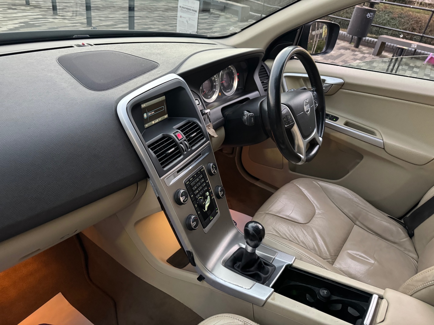 Used Volvo XC60 2011 for sale - 77090238: Photo 16