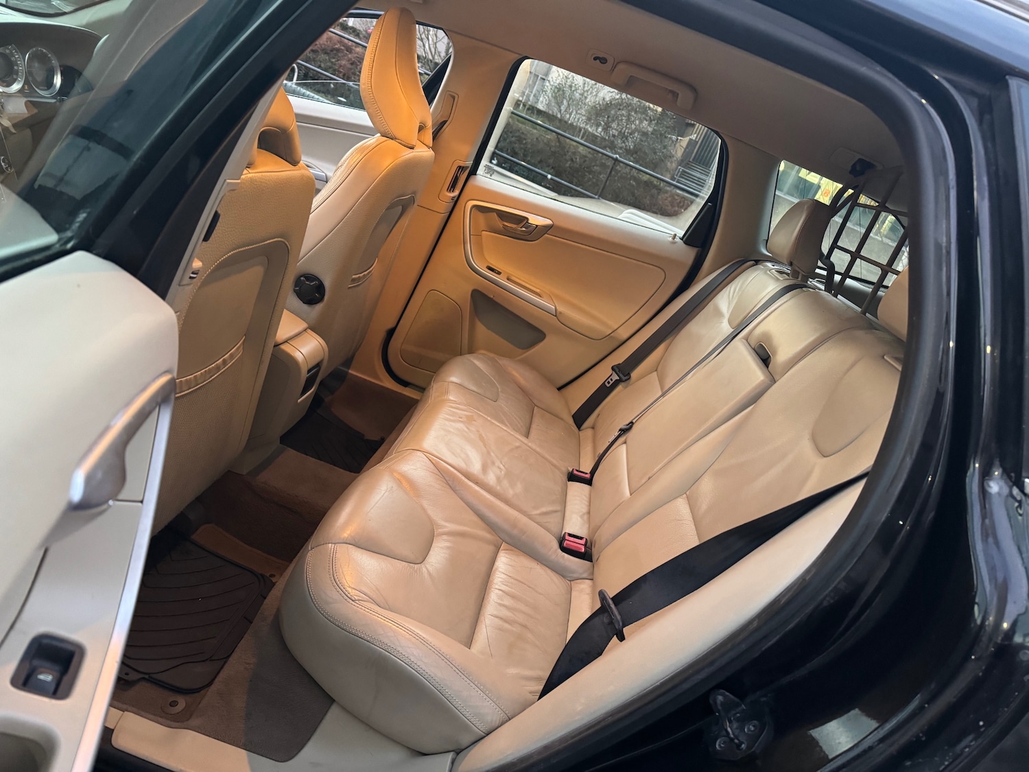 Used Volvo XC60 2011 for sale - 77090238: Photo 17