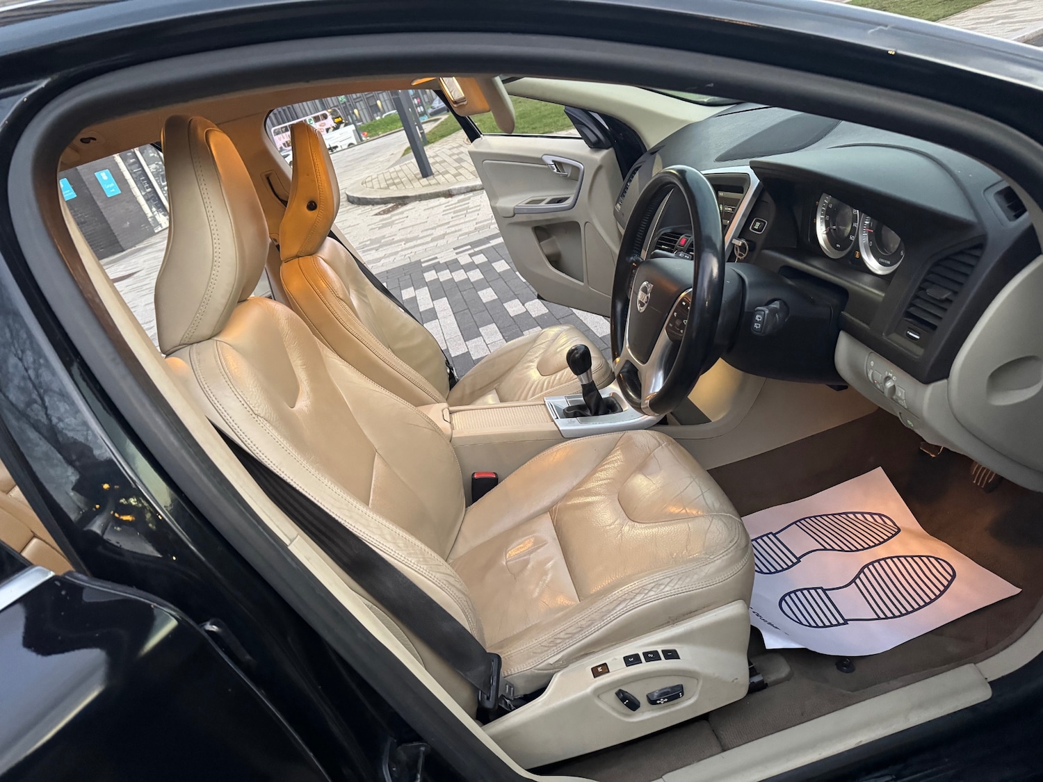 Used Volvo XC60 2011 for sale - 77090238: Photo 18