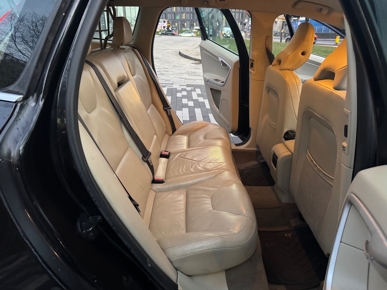 Used Volvo XC60 2011 for sale - 77090238: Photo 7