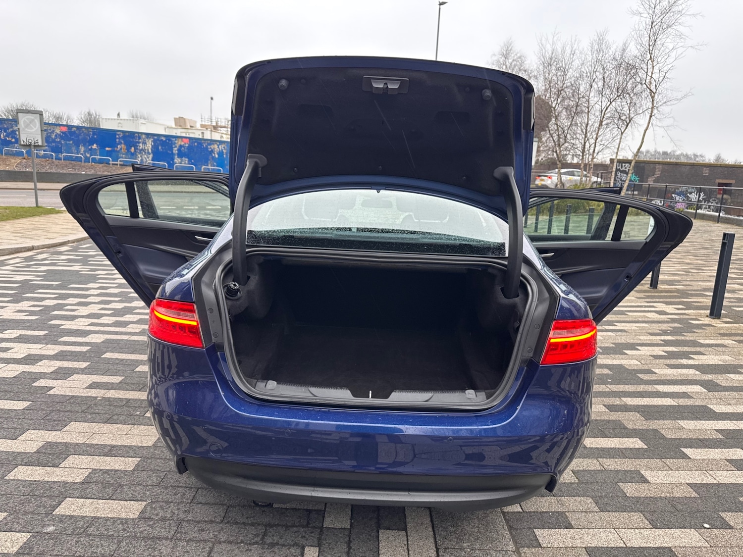 Used Jaguar XE 2015 for sale - 77413353: Photo 10