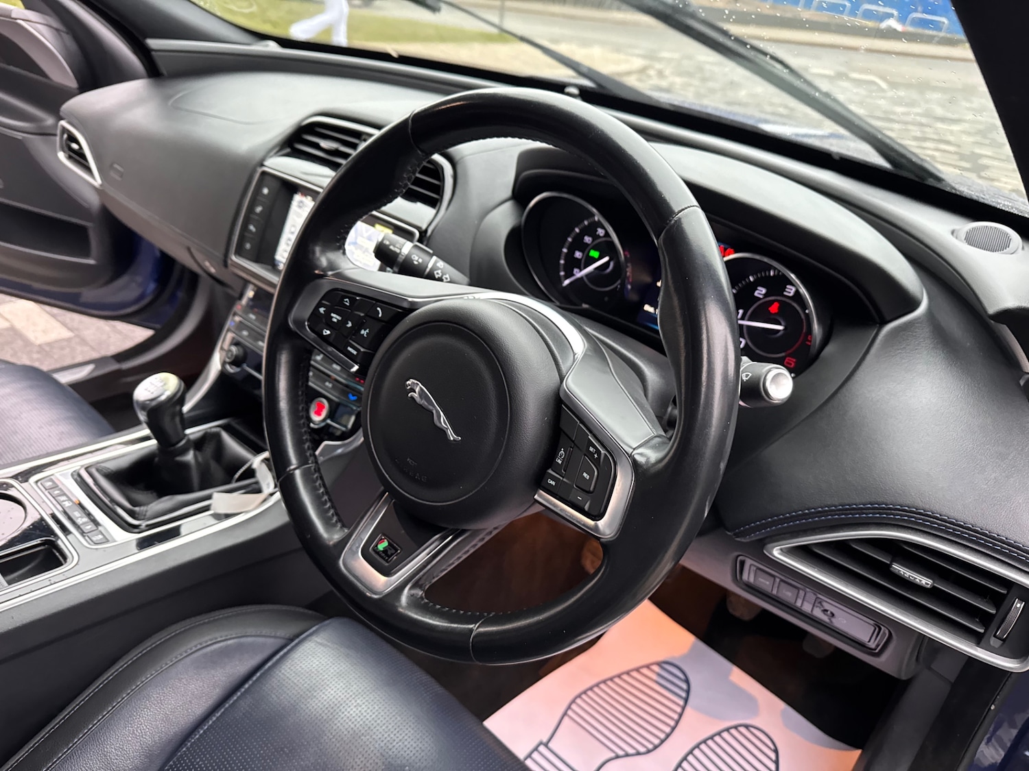 Used Jaguar XE 2015 for sale - 77413353: Photo 9