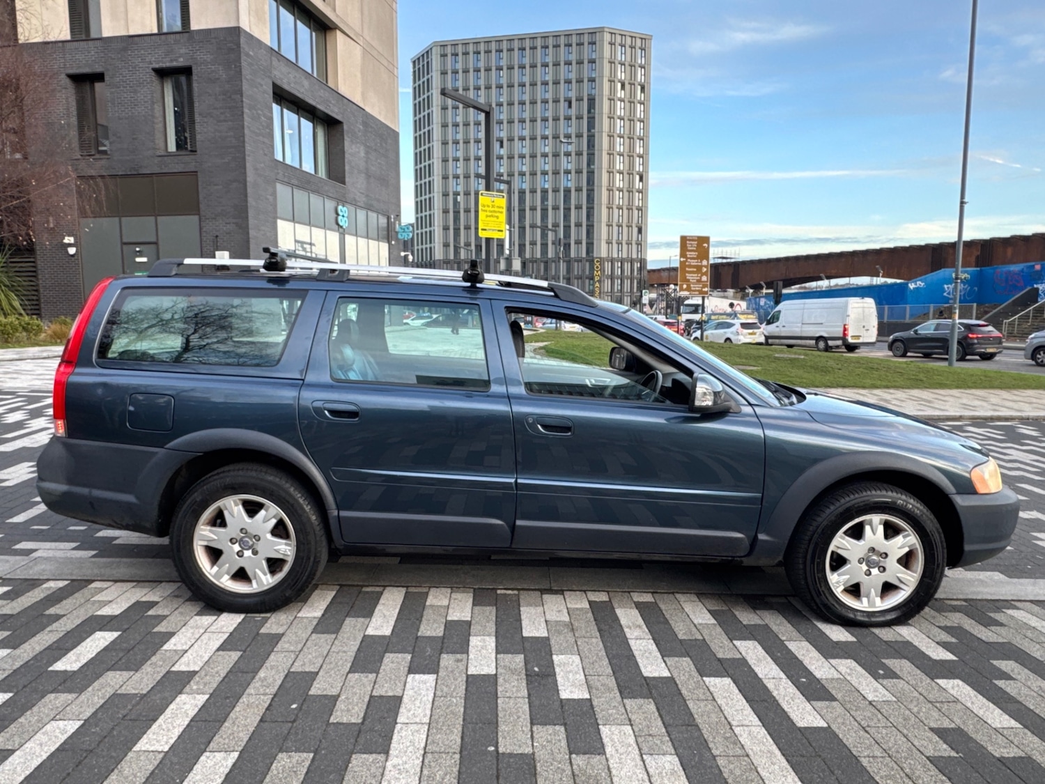 Used Volvo XC70 2007 for sale - 76963719: Photo 3