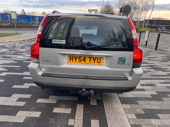 Used Volvo V70 2004 for sale - 77522445: Photo