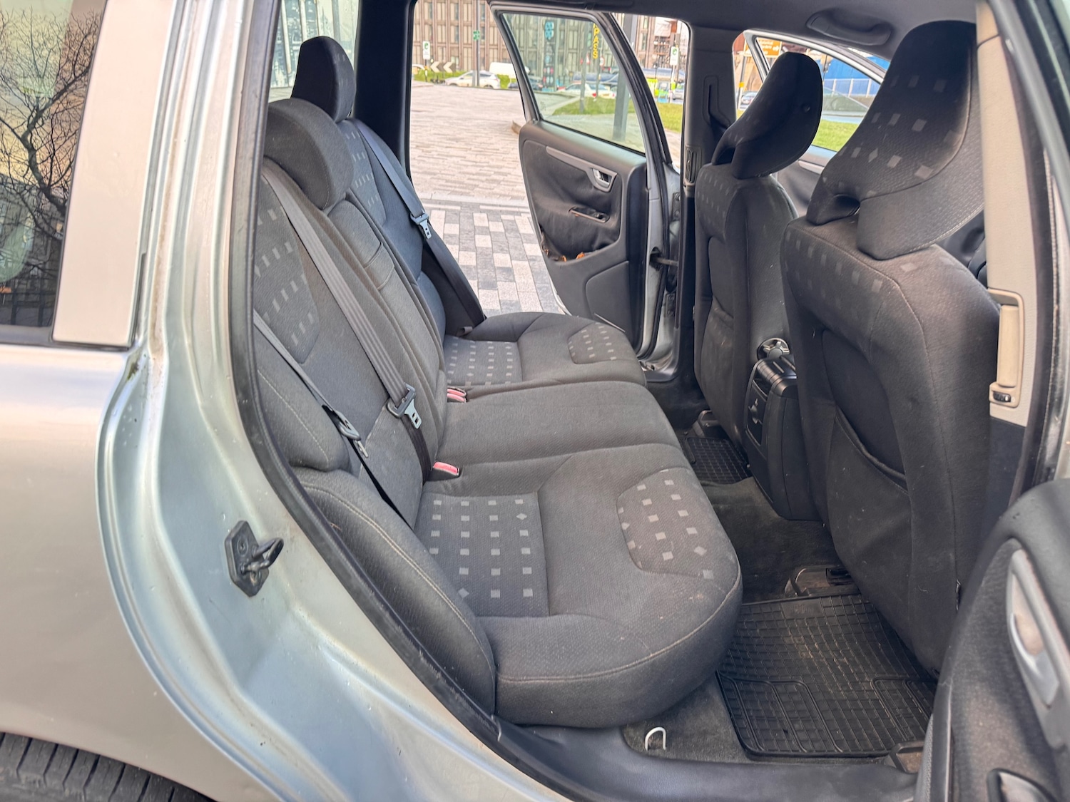 Used Volvo V70 2004 for sale - 77522445: Photo 7