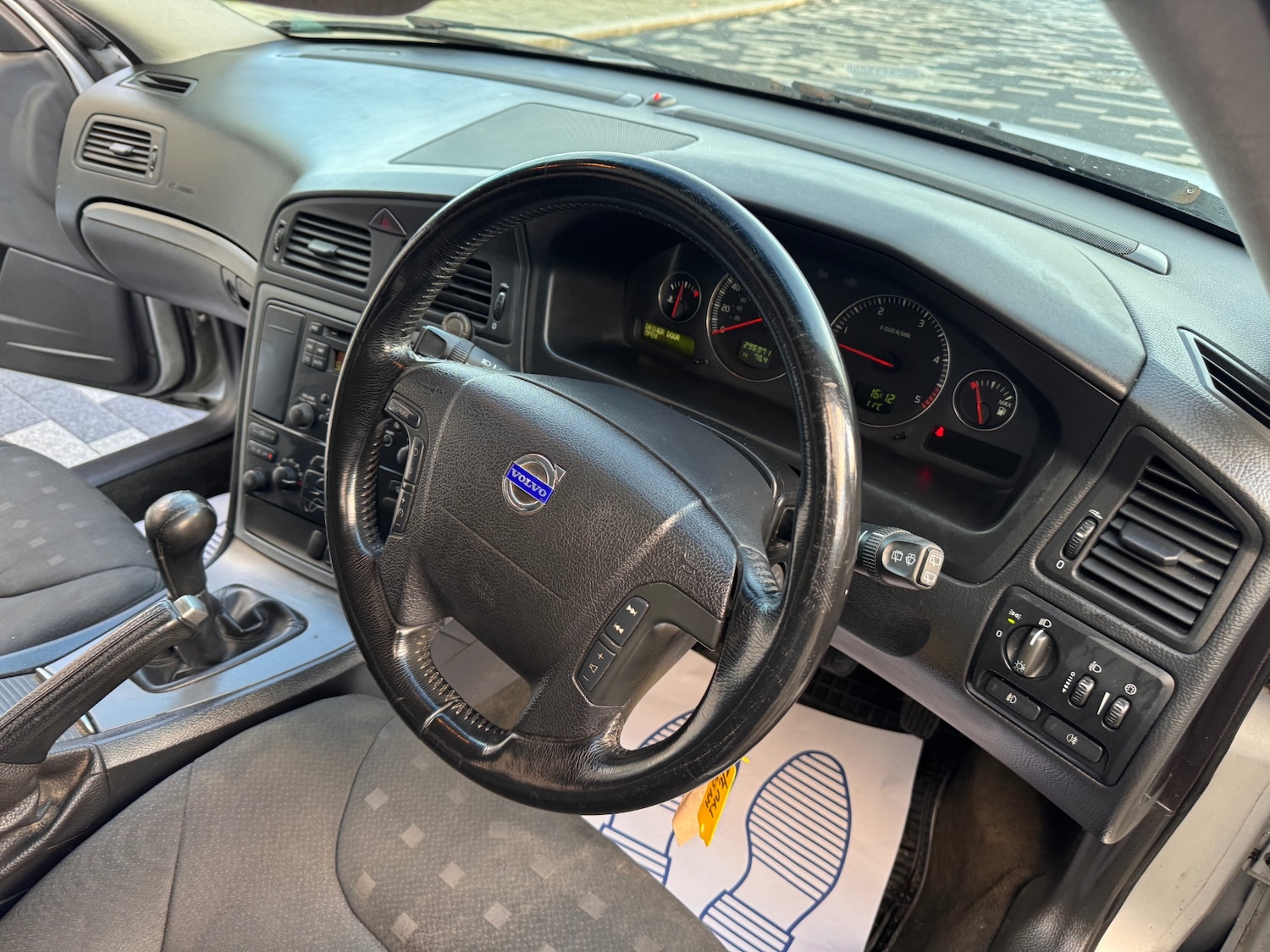 Used Volvo V70 2004 for sale - 77522445: Photo 9