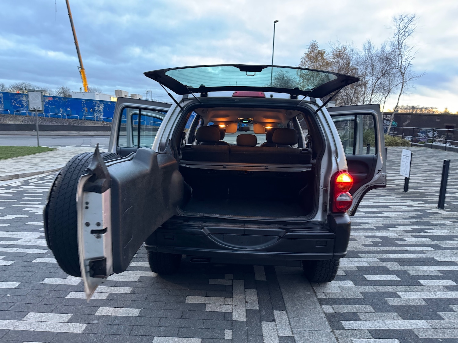 Used Jeep Cherokee 2004 for sale - 76911523: Photo 10