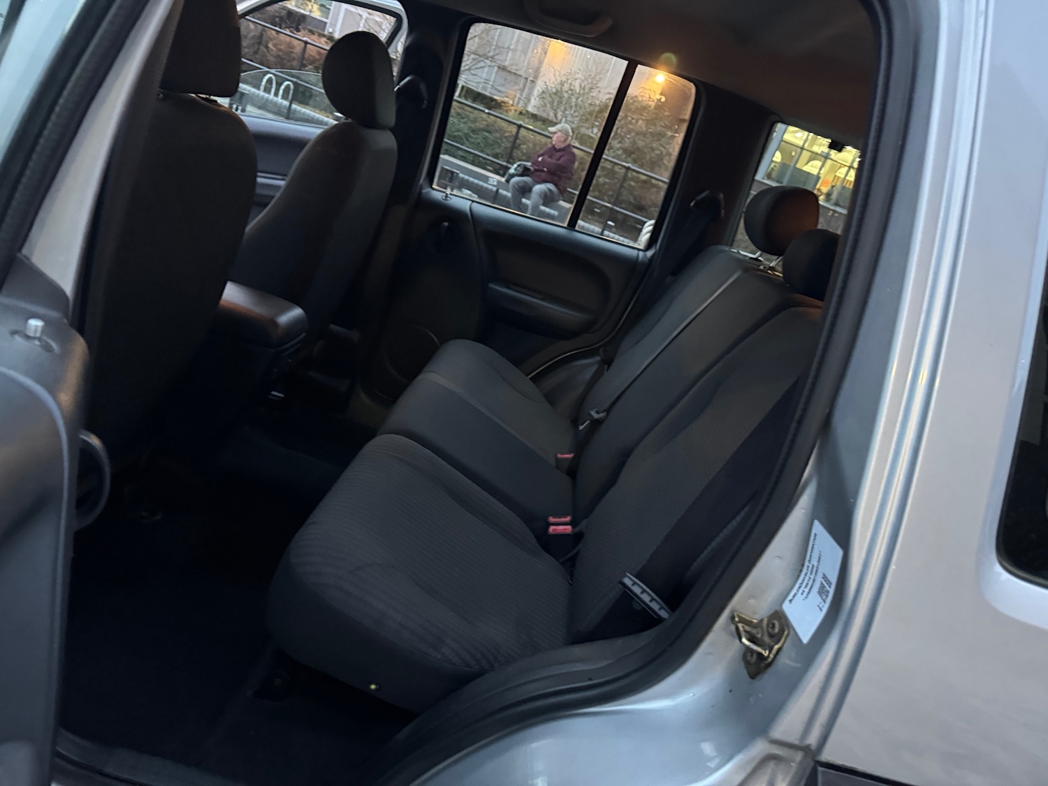 Used Jeep Cherokee 2004 for sale - 76911523: Photo 17