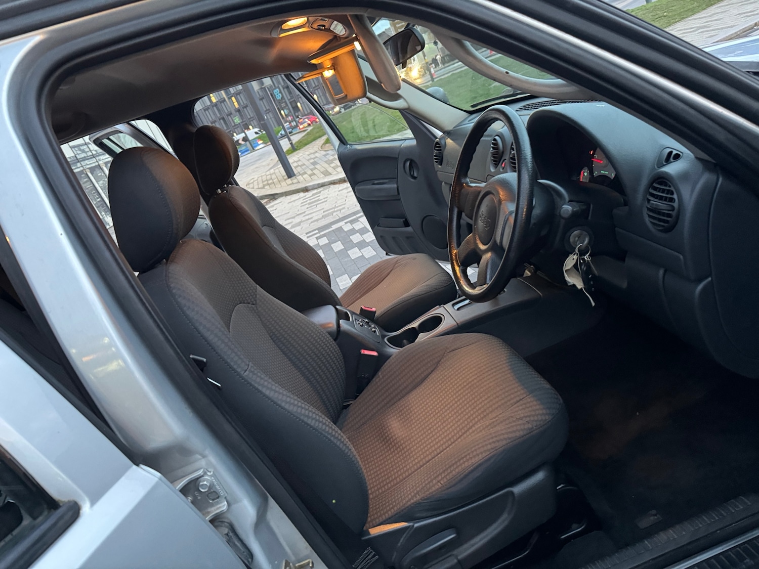 Used Jeep Cherokee 2004 for sale - 76911523: Photo 18