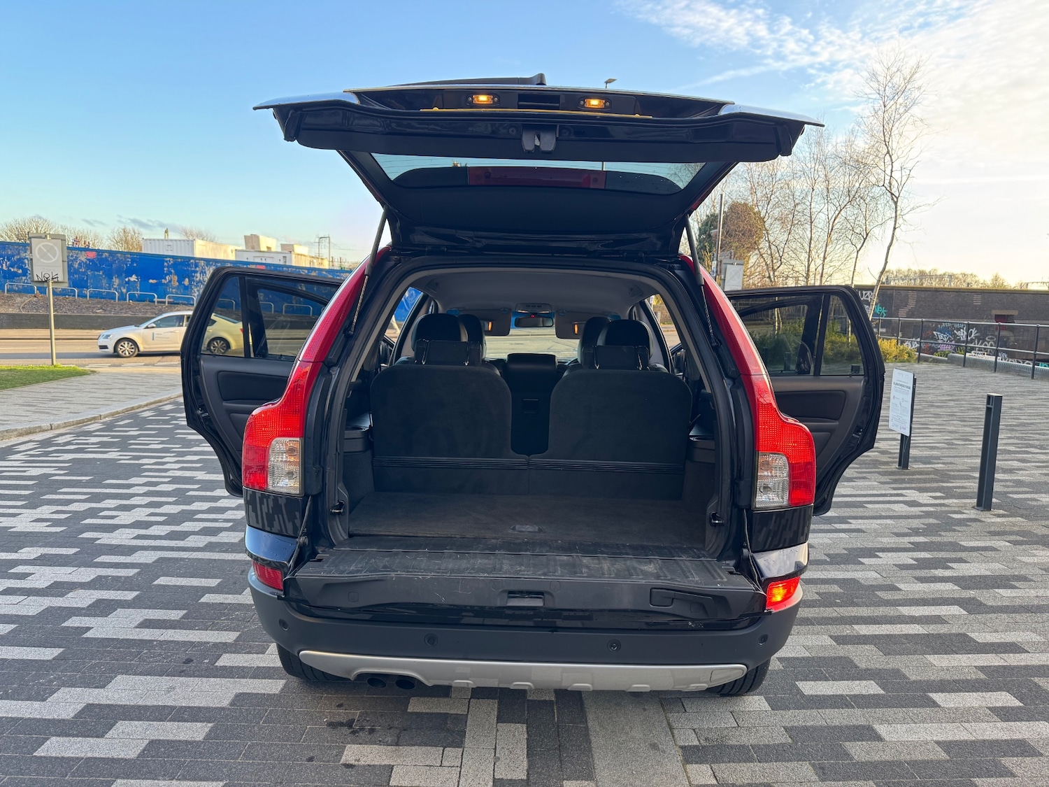 Used Volvo XC90 2010 for sale - 77721570: Photo 11