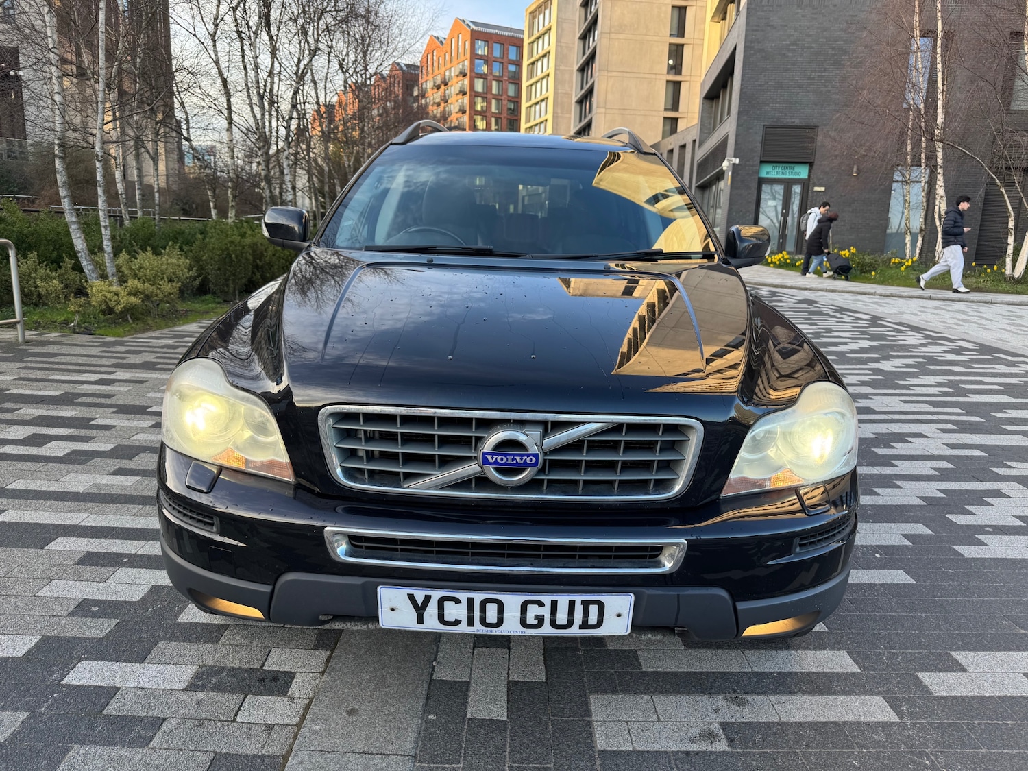 Used Volvo XC90 2010 for sale - 77721570: Photo 2