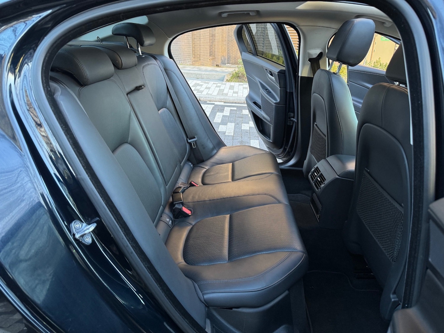 Used Jaguar XE 2015 for sale - 77165131: Photo 7