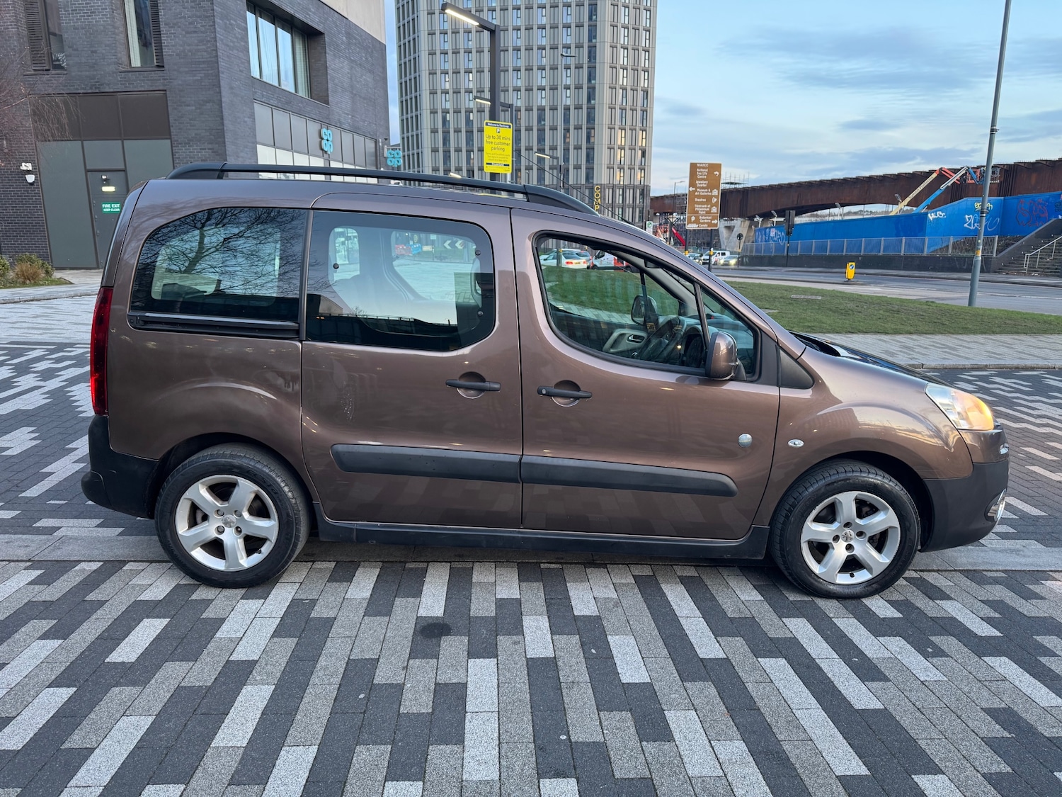 Used Peugeot Partner Tepee 2013 for sale - 77129857: Photo 3