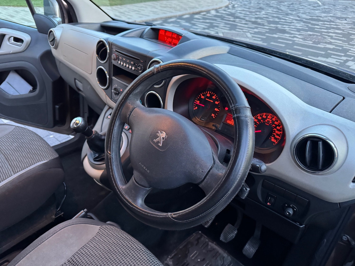 Used Peugeot Partner Tepee 2013 for sale - 77129857: Photo 9