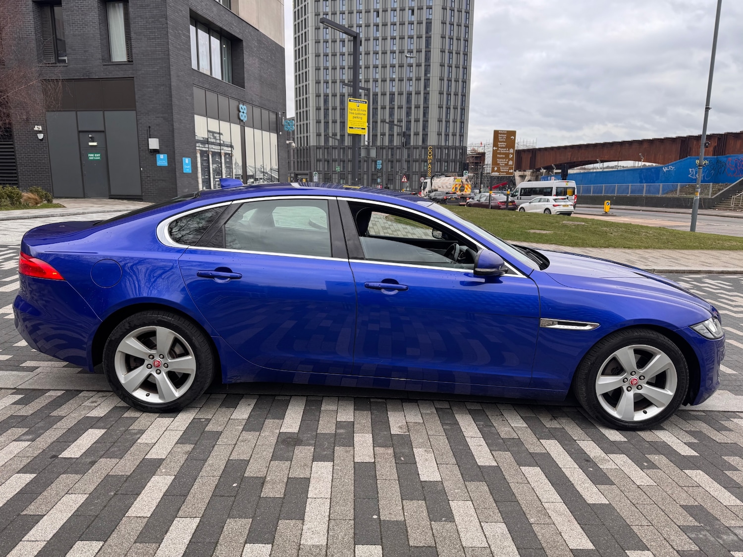 Used Jaguar XF 2017 for sale - 77484913: Photo 3