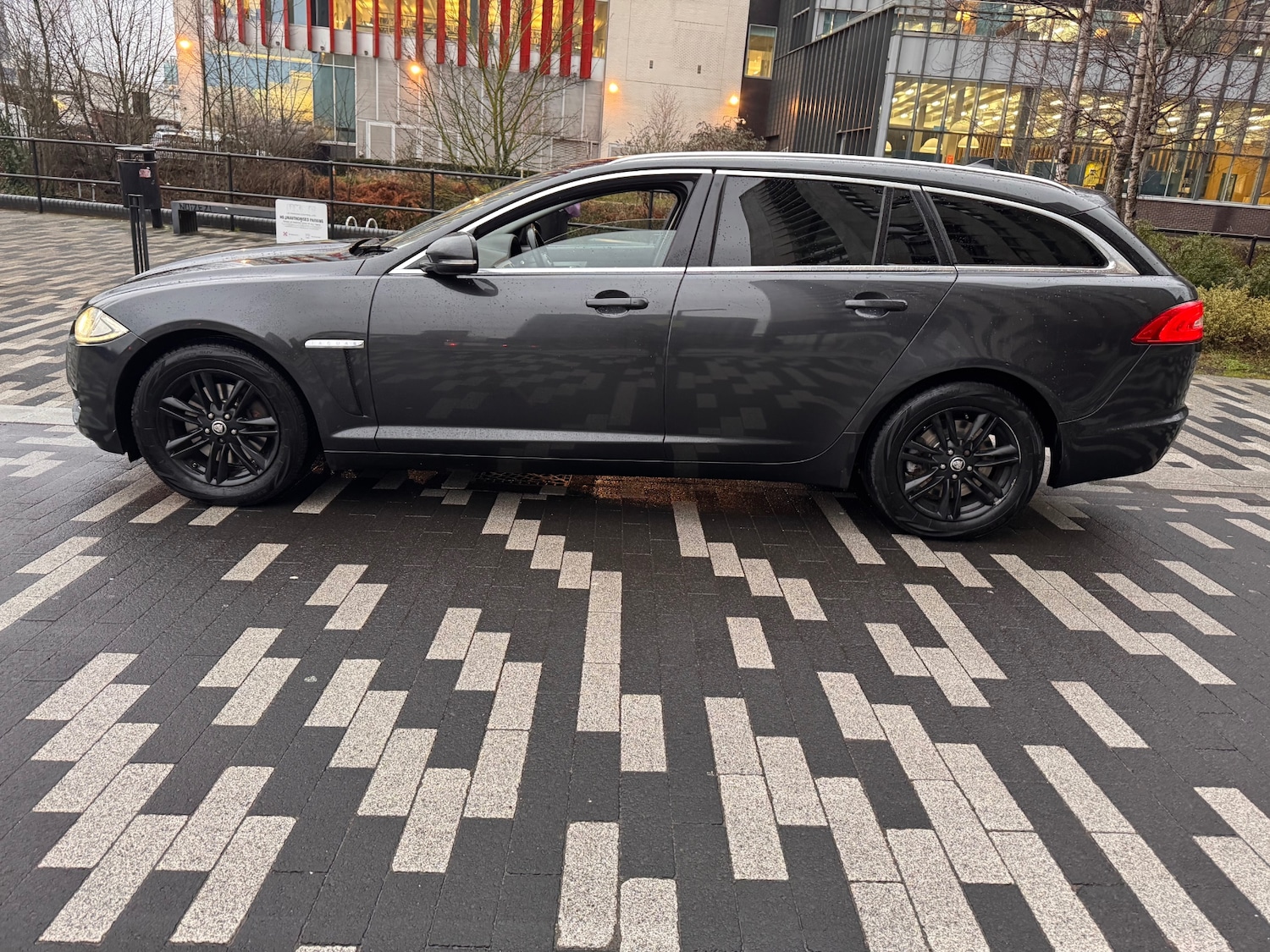 Used Jaguar XF 2014 for sale - 77278460: Photo 5