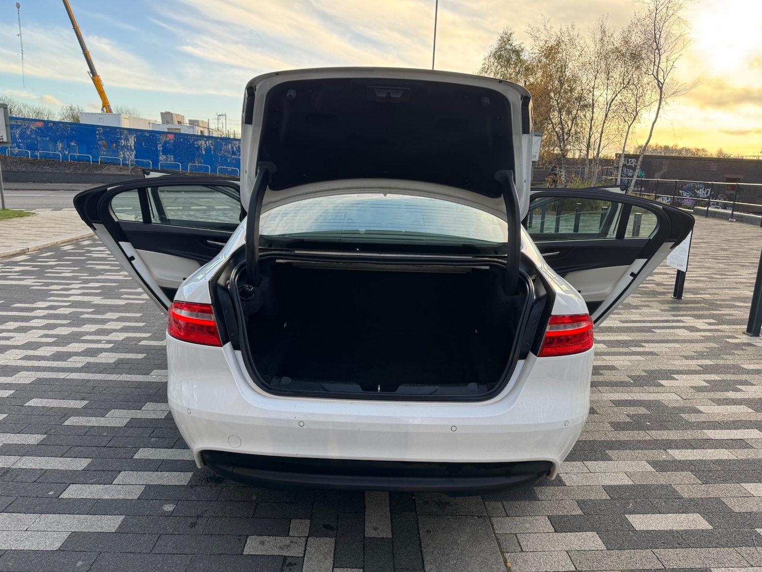 Used Jaguar XE 2015 for sale - 76785488: Photo 10