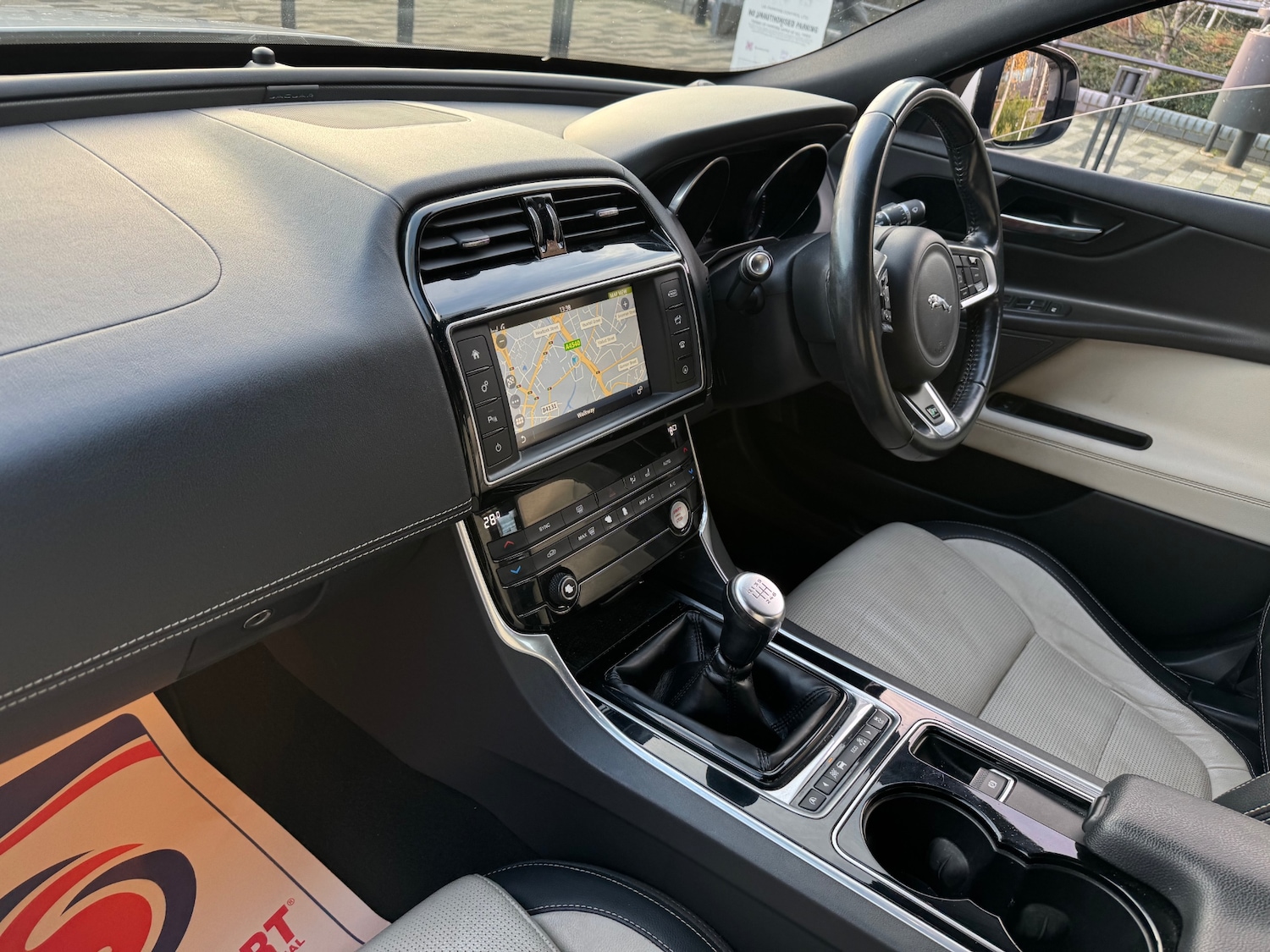 Used Jaguar XE 2015 for sale - 76785488: Photo 16