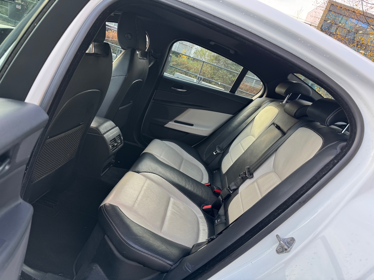 Used Jaguar XE 2015 for sale - 76785488: Photo 17