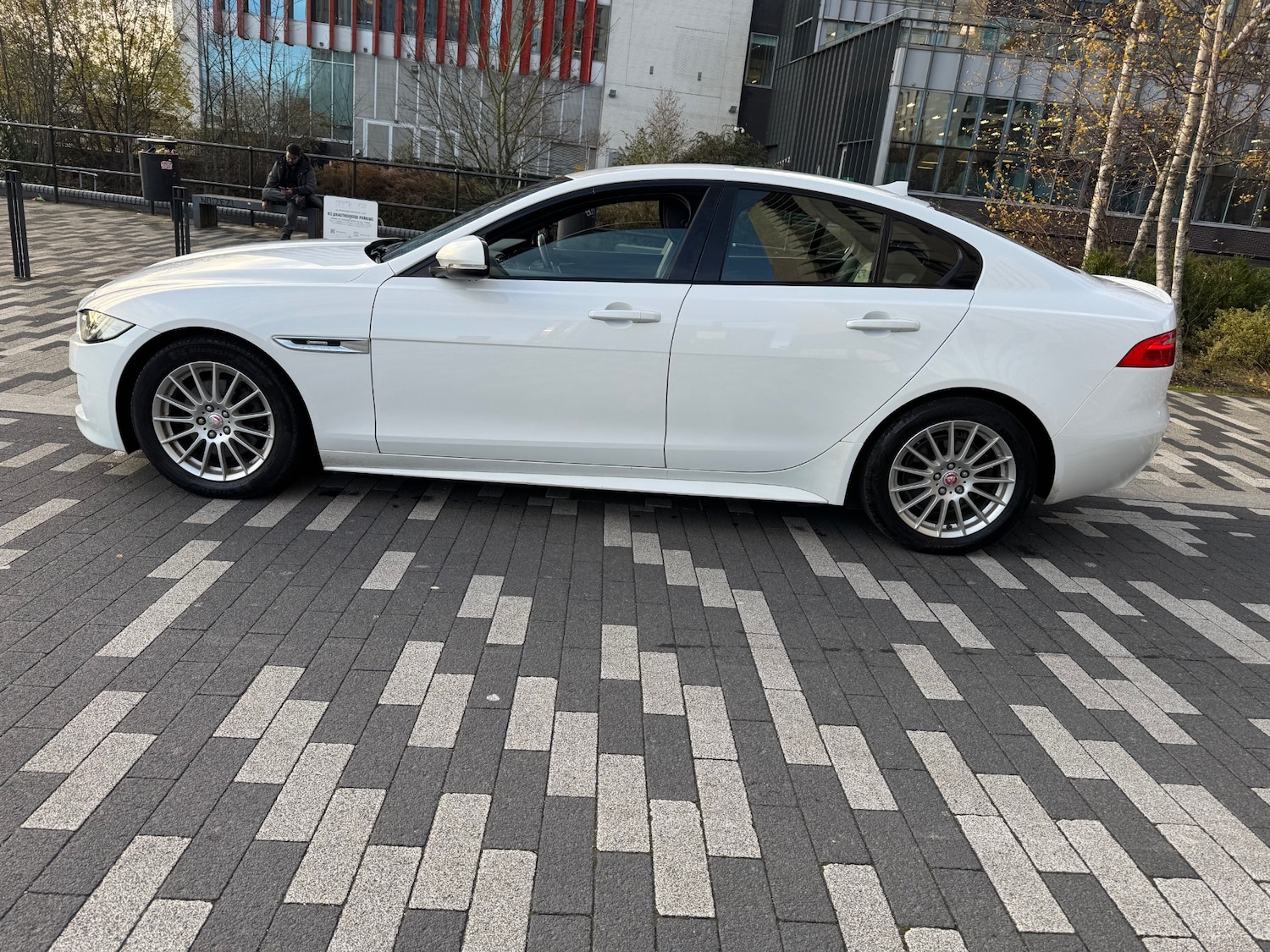 Used Jaguar XE 2015 for sale - 76785488: Photo 5