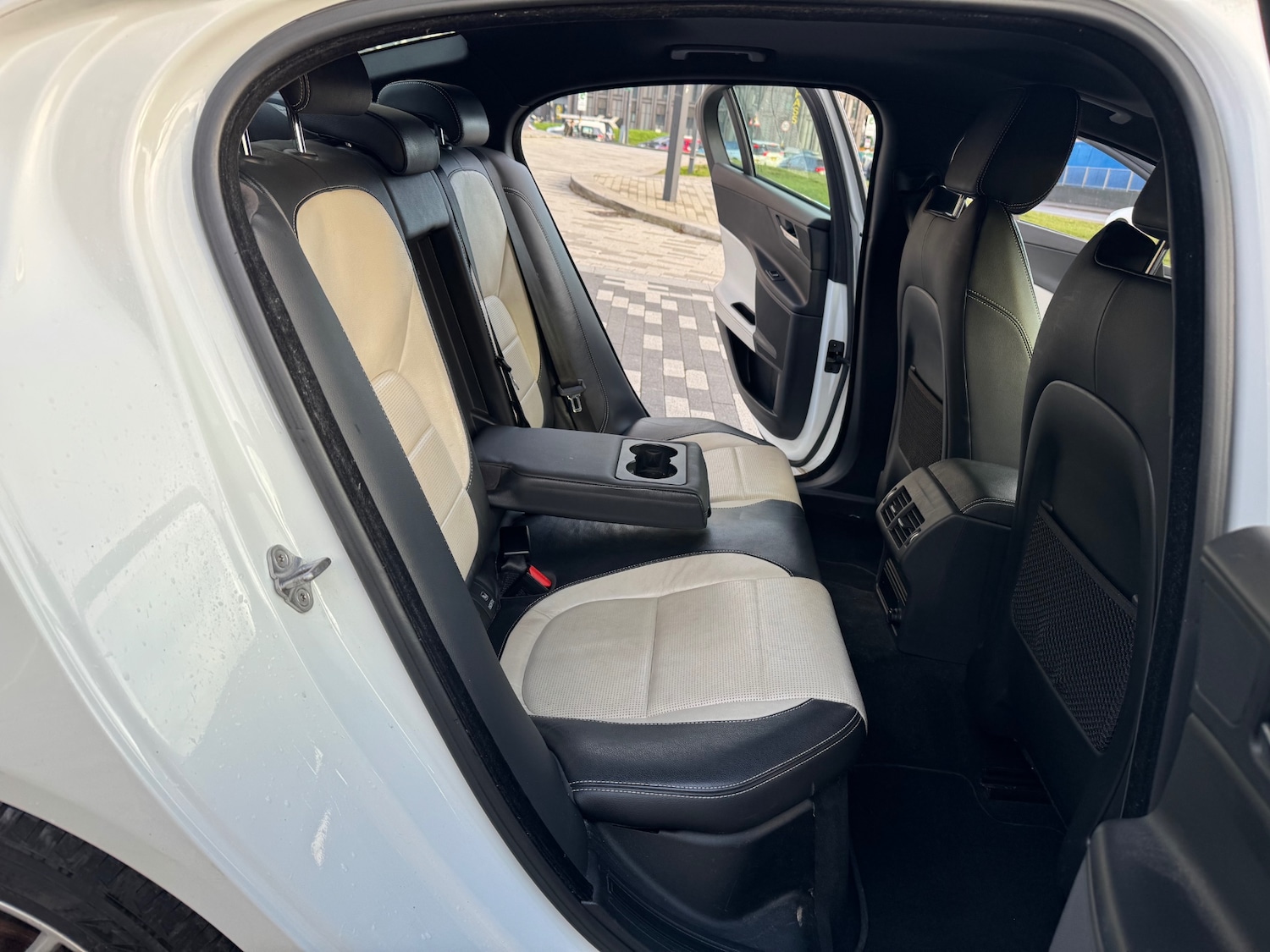 Used Jaguar XE 2015 for sale - 76785488: Photo 7