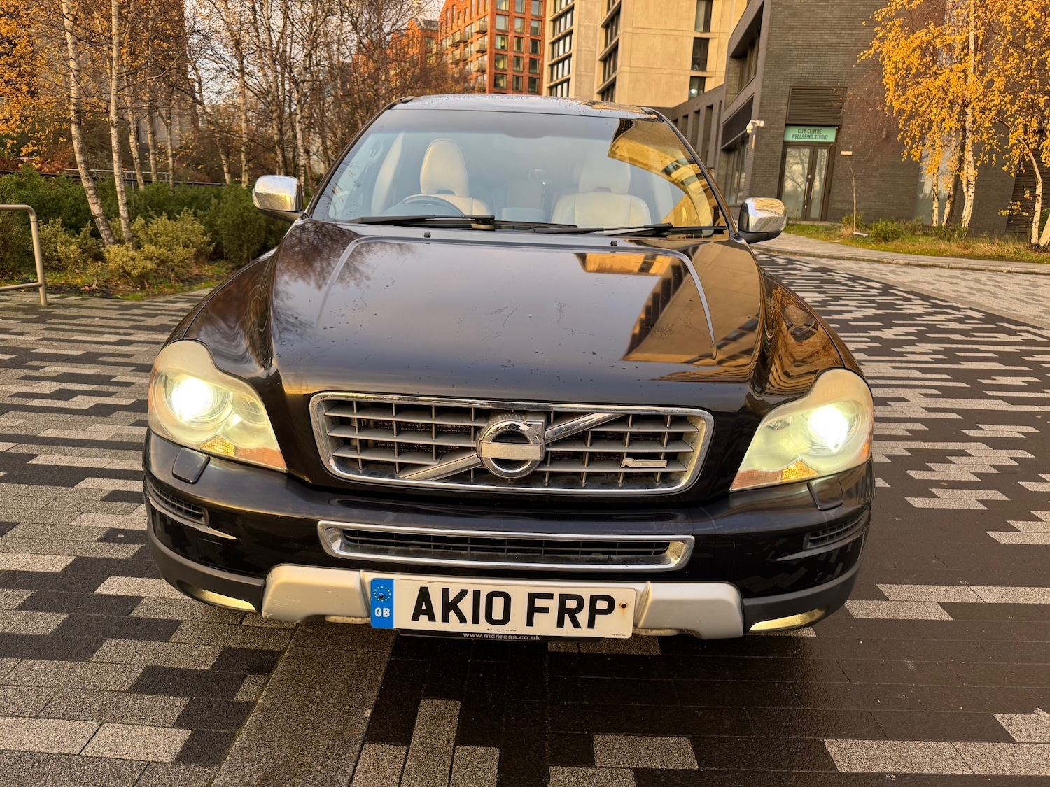 Used Volvo XC90 2010 for sale - 76825786: Photo 2