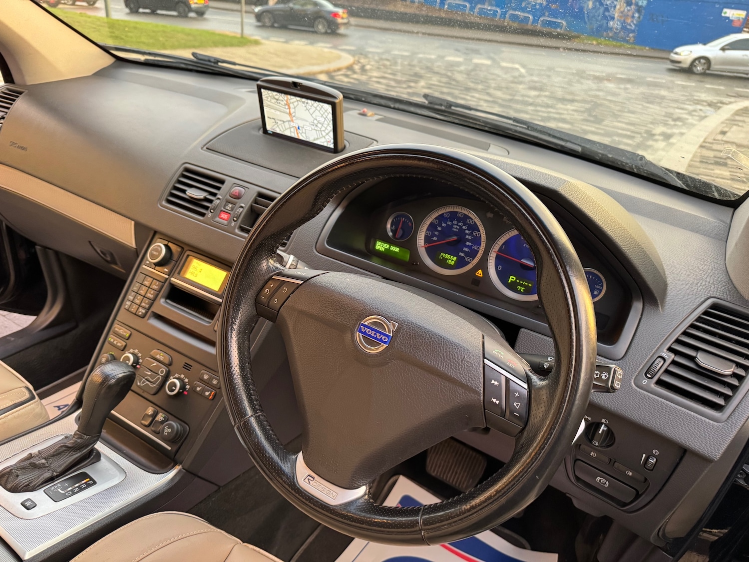 Used Volvo XC90 2010 for sale - 76825786: Photo 9