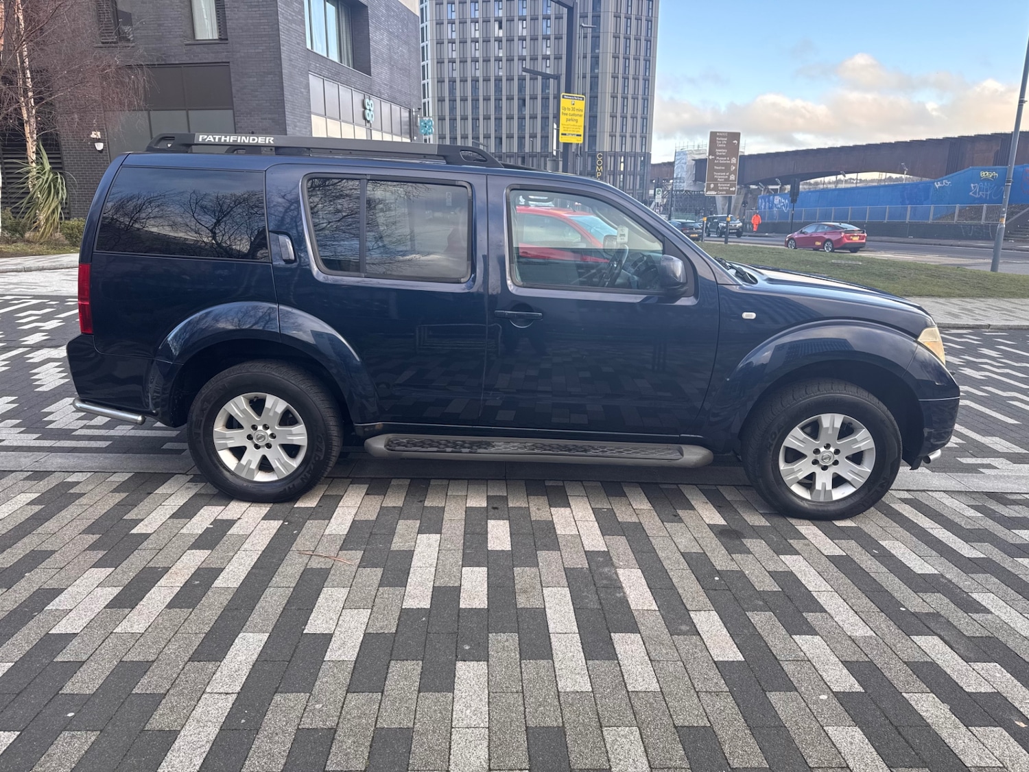 Used Nissan Pathfinder 2007 for sale - 77216375: Photo 3