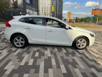 Used Volvo V40 2015 for sale - 74736796: Photo