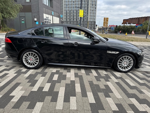 Used Jaguar XE 2016 for sale - 75610431: Photo 3