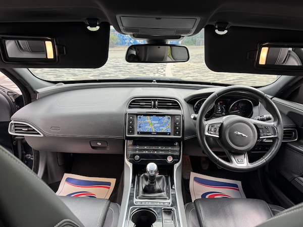 Used Jaguar XE 2016 for sale - 75610431: Photo 8