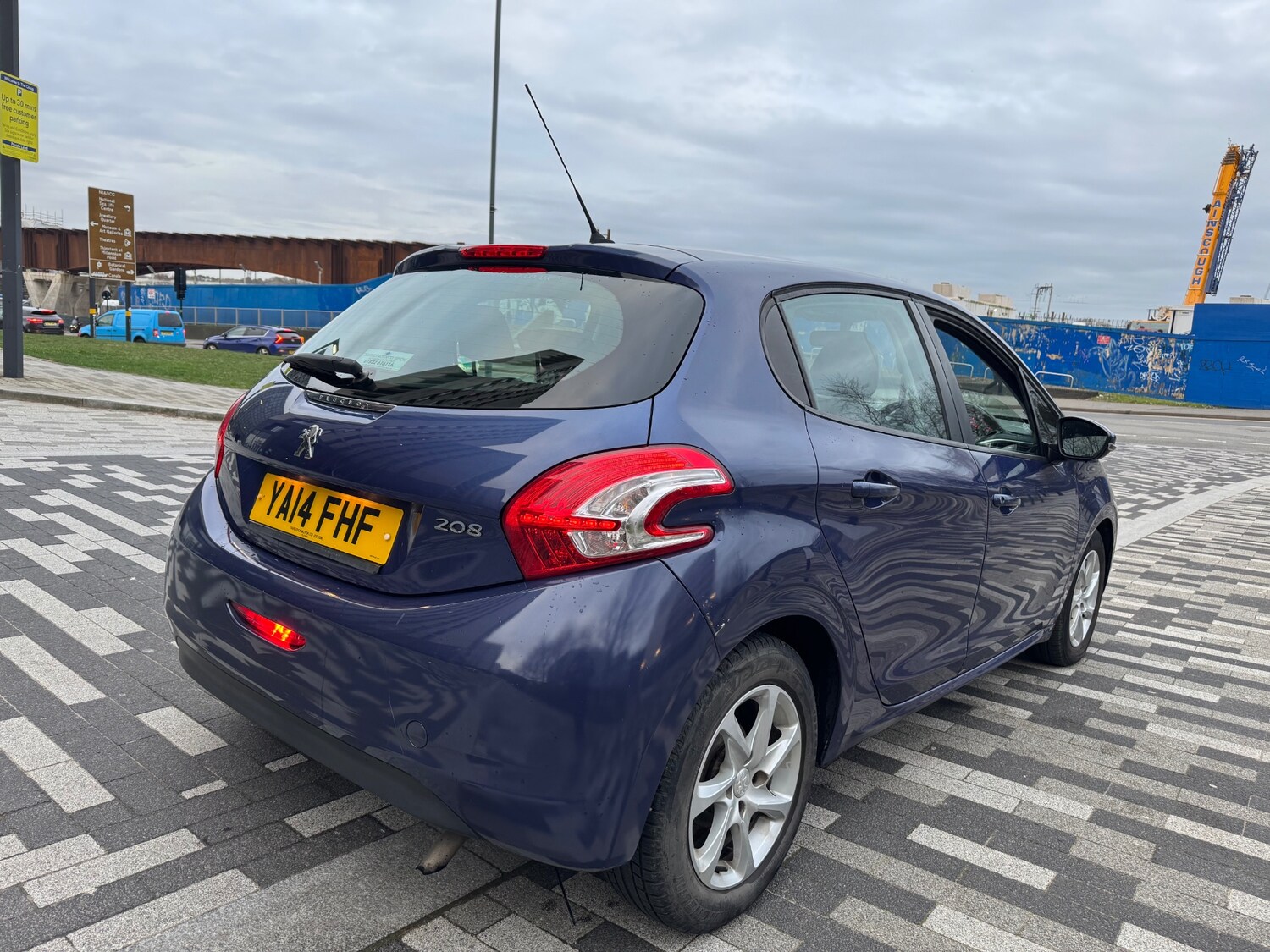 Used Peugeot 208 2014 for sale - 77736264: Photo 14