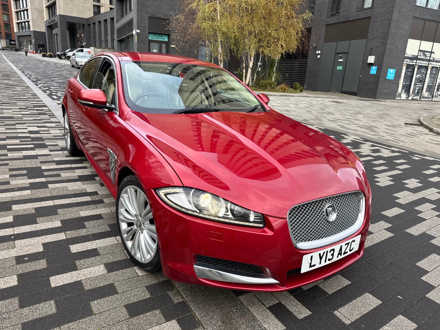 Used Jaguar XF 2013 for sale - 76687593: Photo 1