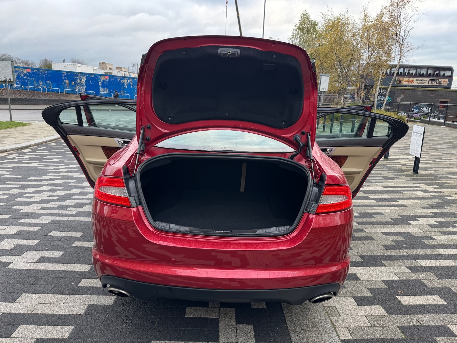 Used Jaguar XF 2013 for sale - 76687593: Photo 10