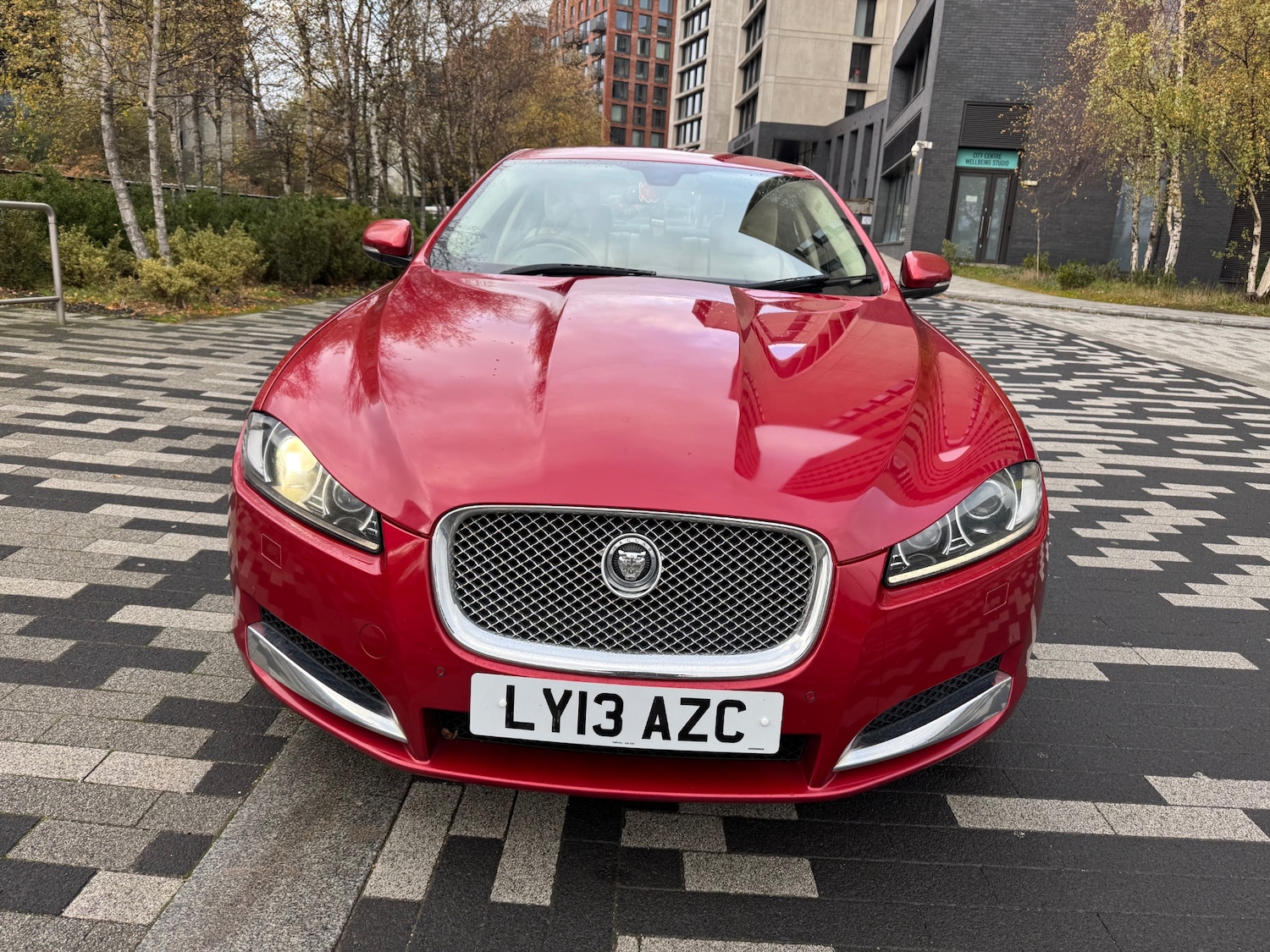 Used Jaguar XF 2013 for sale - 76687593: Photo 2