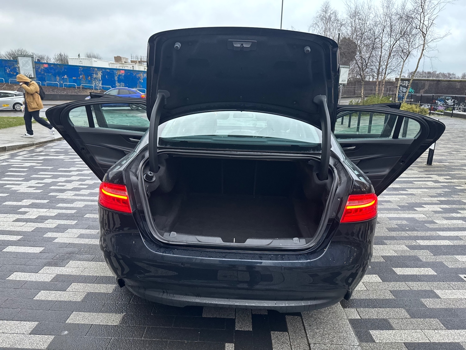 Used Jaguar XE 2015 for sale - 77538680: Photo 10