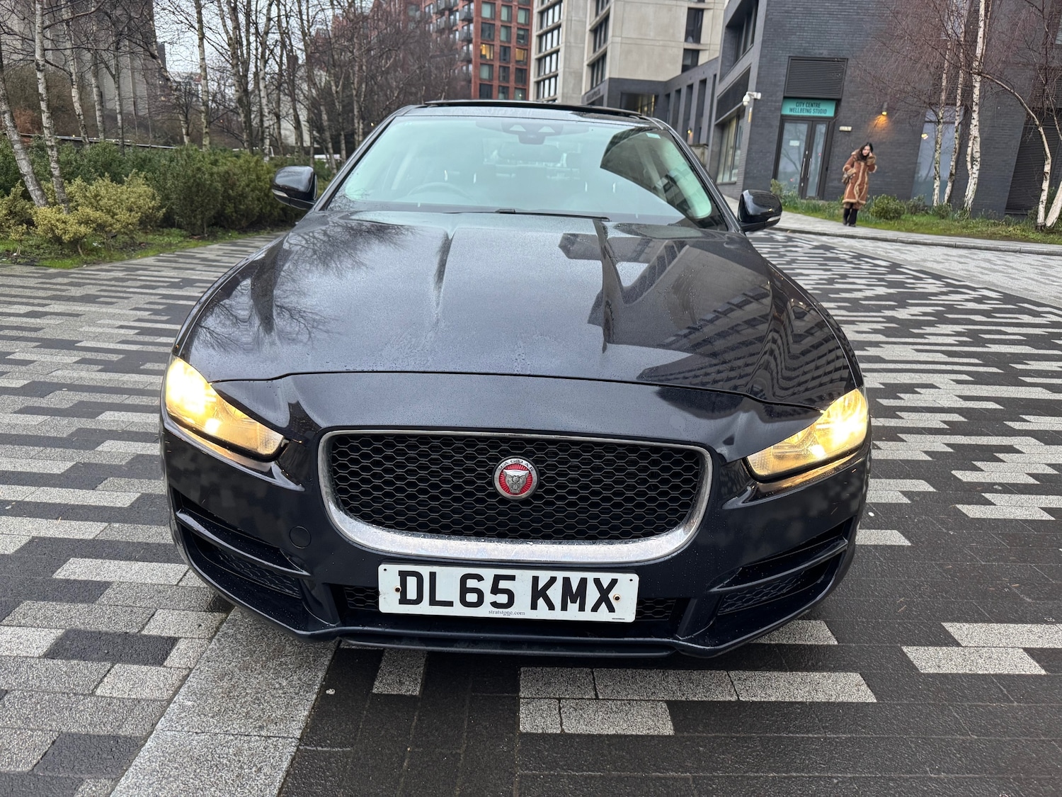 Used Jaguar XE 2015 for sale - 77538680: Photo 2