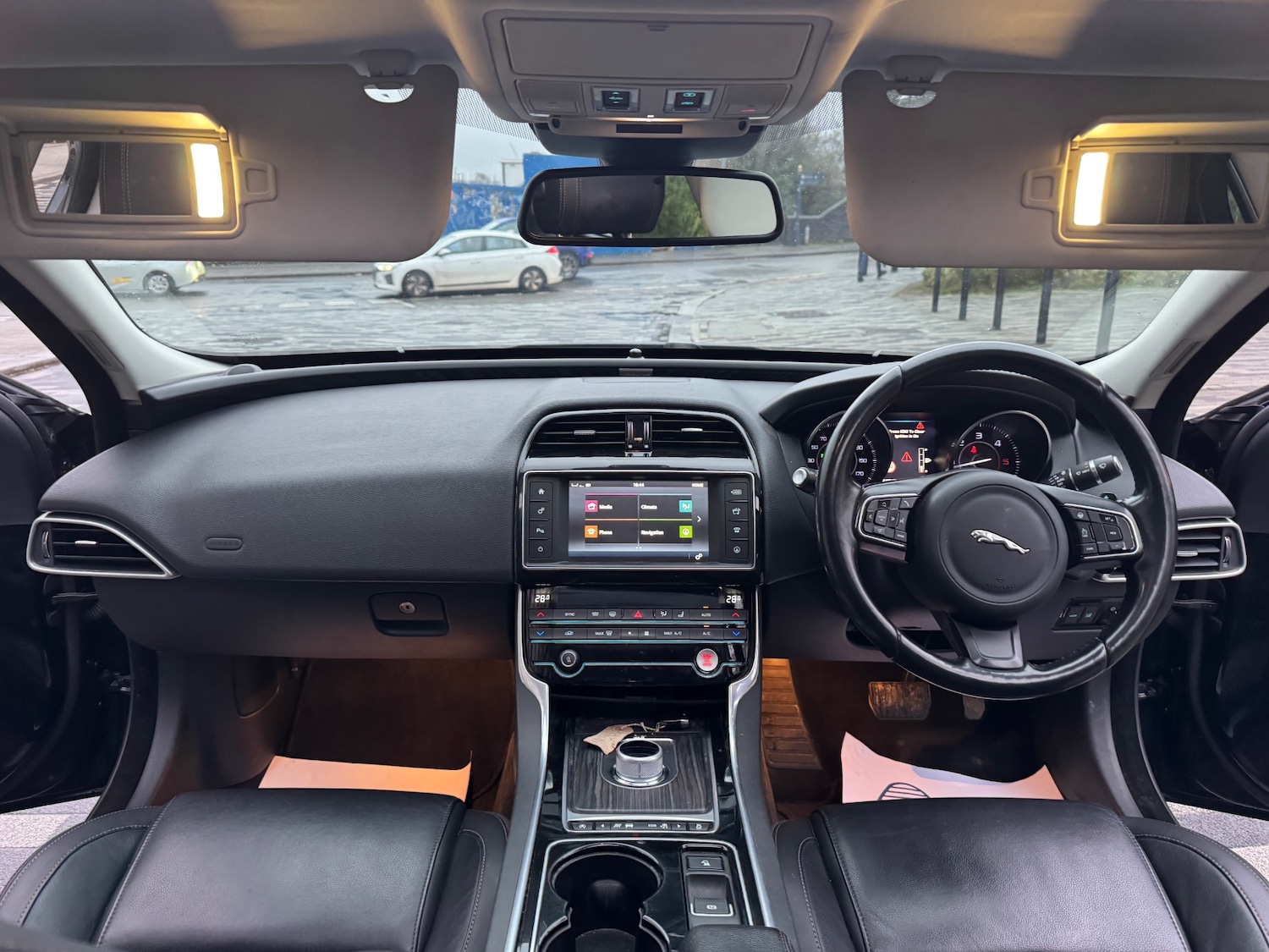 Used Jaguar XE 2015 for sale - 77538680: Photo 8