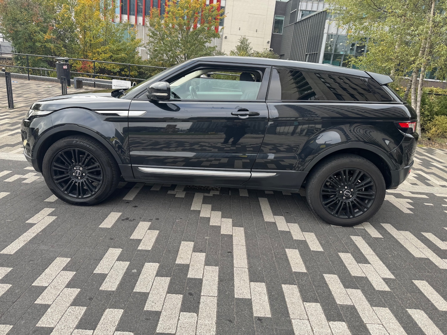 Used Land Rover Range Rover Evoque 2011 for sale - 76246340: Photo 5