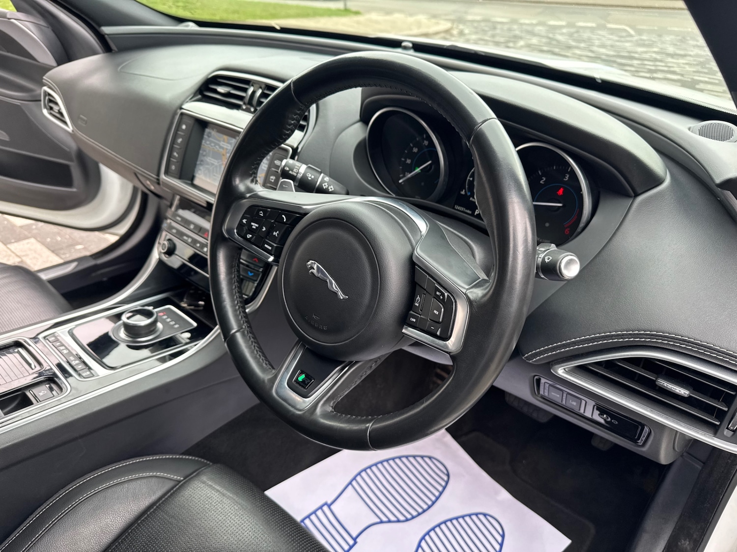 Used Jaguar XE 2017 for sale - 77807552: Photo 13