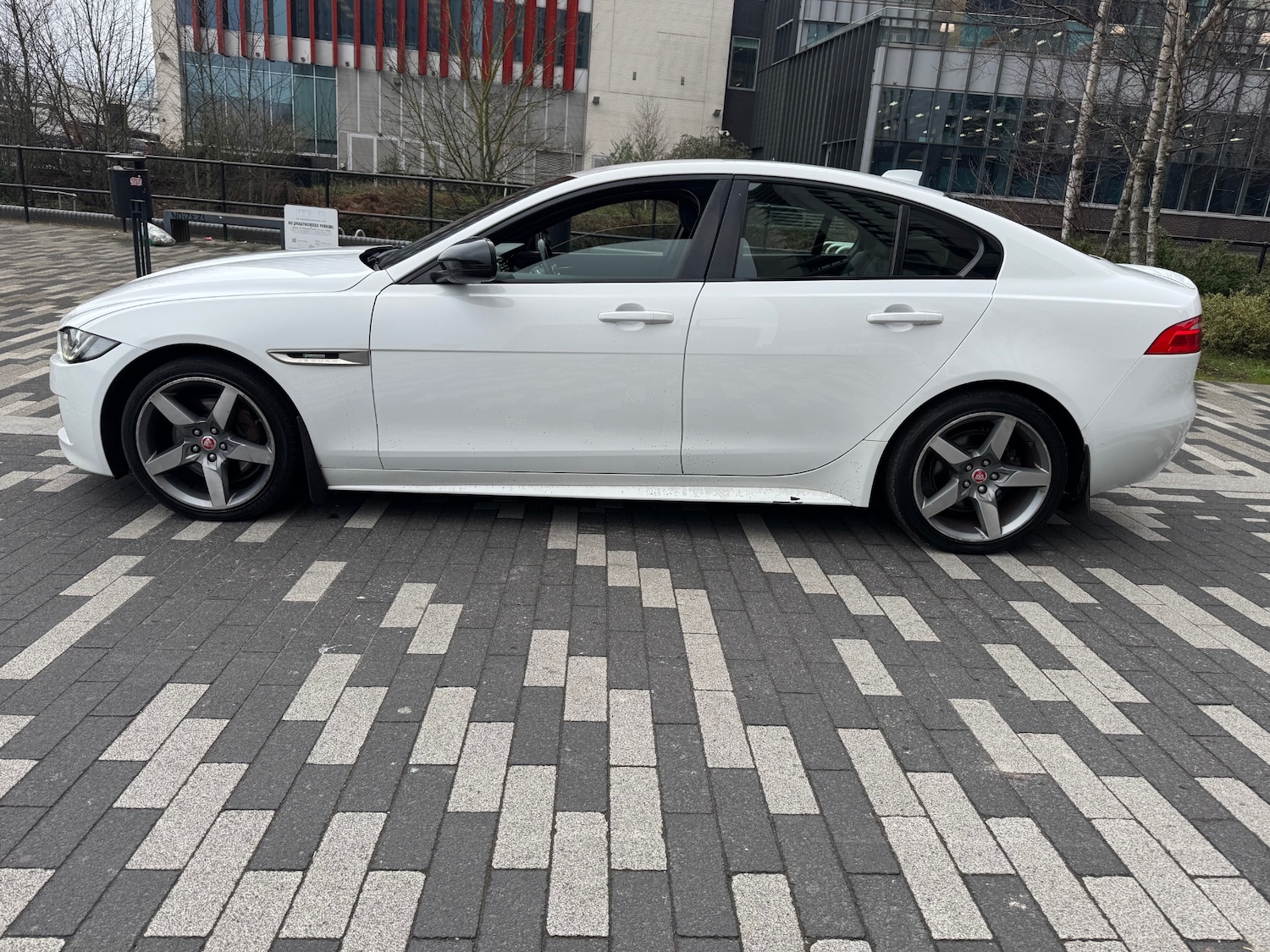 Used Jaguar XE 2017 for sale - 77807552: Photo 5