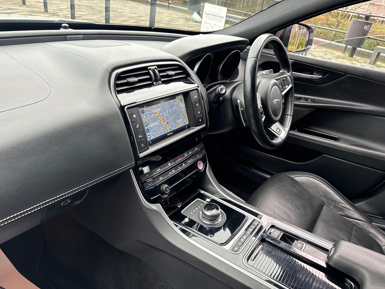 Used Jaguar XE 2017 for sale - 77807552: Photo 6