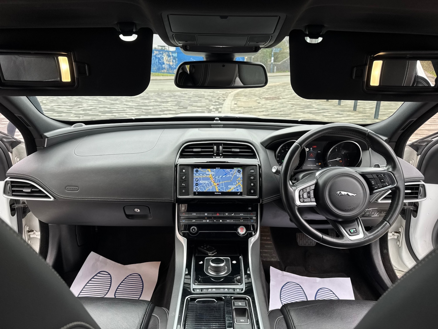 Used Jaguar XE 2017 for sale - 77807552: Photo 9